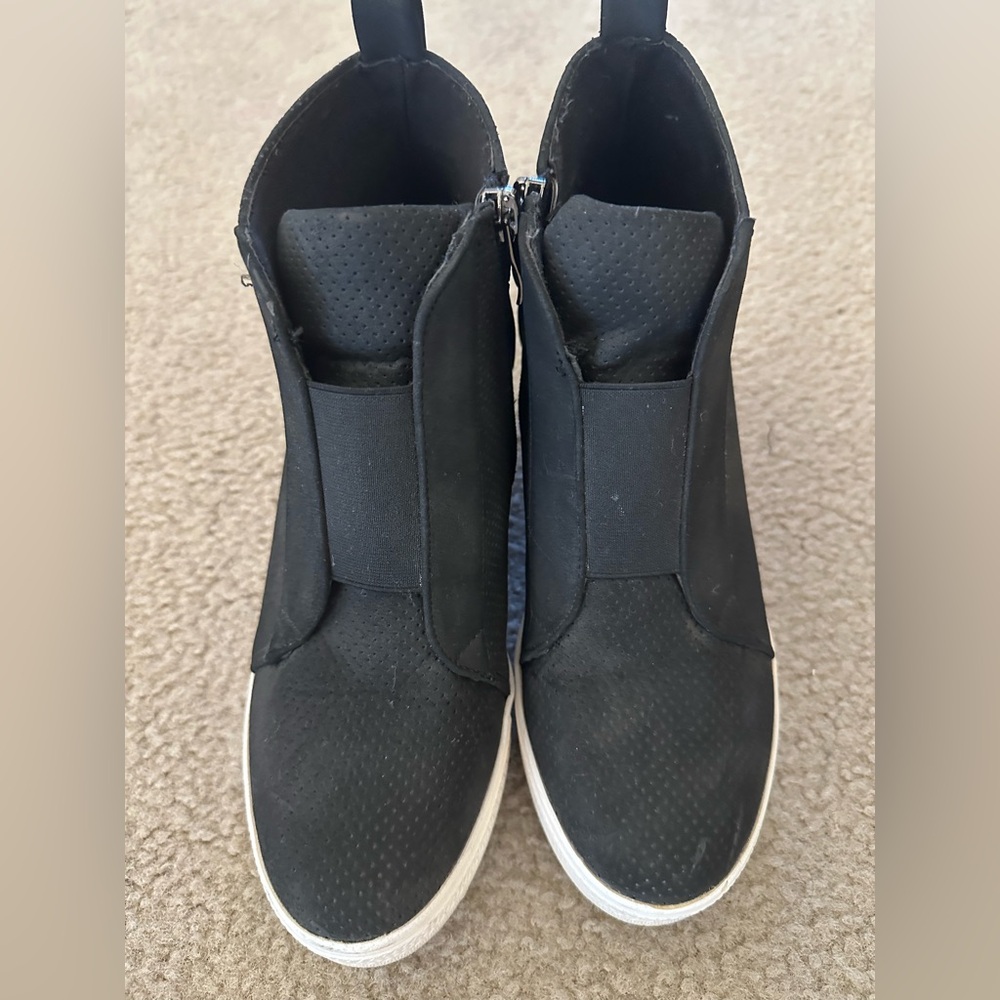 Women’s Wedges Sneakers with Hidden Heel Black Shoes Zip in